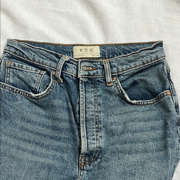 Free People’s We The Free Blue Ankle Cropped with Classic Medium Wash Size 30 - Picture 2 of 7
